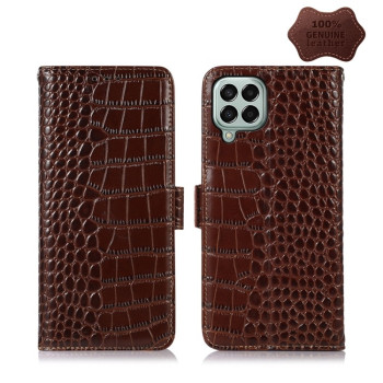 Кожаный чехол-книжка Crocodile Top Layer на Samsung Galaxy M33 5G - коричневый