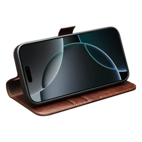 Чехол-книжка QIALINO Classic 103 Buckle с натуральной кожи на iPhone 17 Pro - коричневый