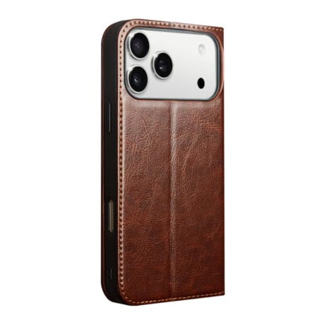 Чехол-книжка QIALINO Classic с натуральной кожи на iPhone 17 Pro - коричневый