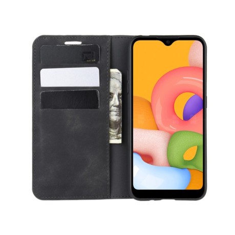 Чехол-книжка Retro-skin Business Magnetic на Samsung Galaxy A01- черный