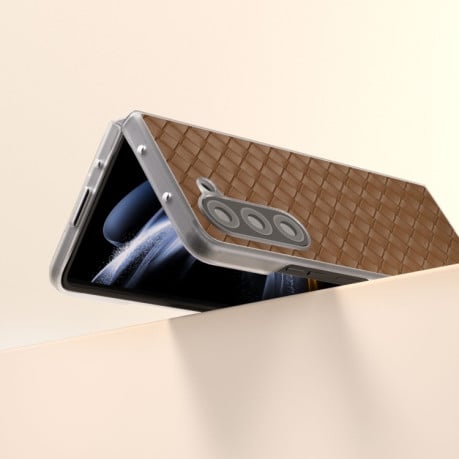 Противоударный чехол Woven Texture Frosted Translucent Frame для Samsung Galaxy  Fold 6 5G - коричневый