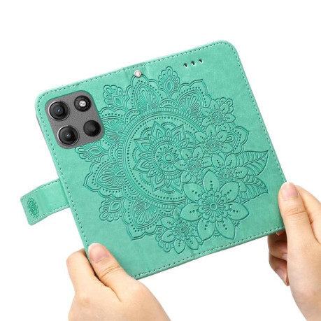 Чохол-книжка 7-petal Flowers Embossing для Motorola Moto G15/G15 Power - зелений
