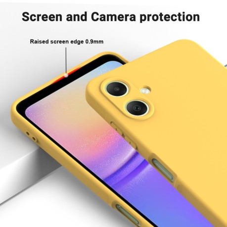 Силиконовый чехол Solid Color Liquid Silicone на Samsung Galaxy A06 4G - желтый