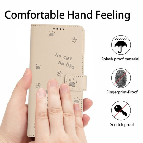 Чехол-книжка Embossed Kitten Phone Leather для Samsung Galaxy A56 5G - бежевый
