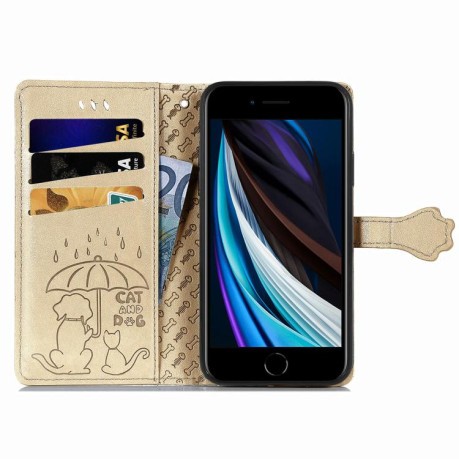 Чехол-книжка Cat and Dog для iPhone 16e - золотой