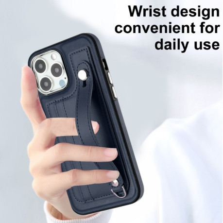 Противоударный чехол Wrist Strap Holder на iPhone 15 Pro - синий