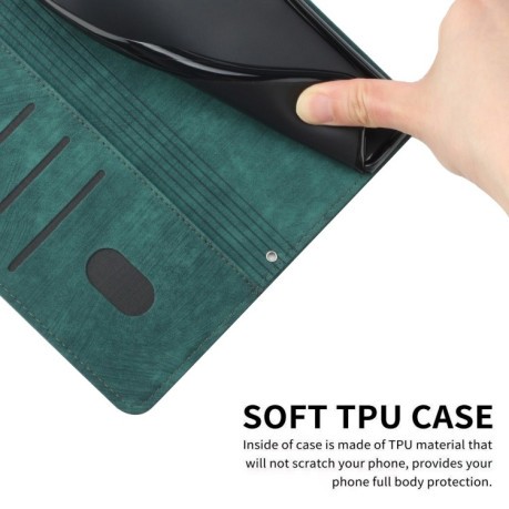 Чехол-книжка Skin Feel Stripe Pattern для Infinix Smart 8 - зеленый