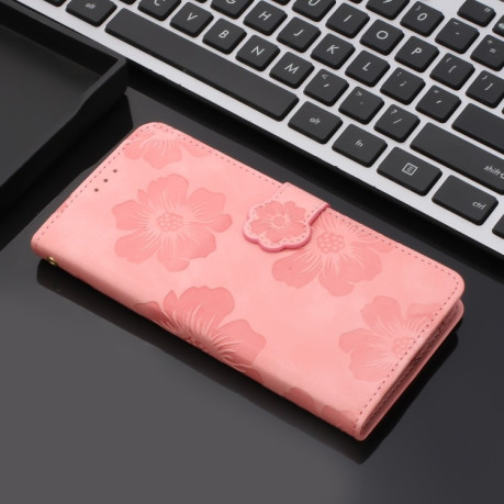 Чехол-книжка Flower Embossing Pattern для Motorola Edge 50 5G - розовый