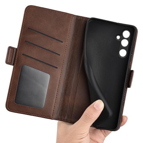 Чехол-книжка Dual-side Magnetic Buckle для на Samsung Galaxy M16 / F16 - коричневый