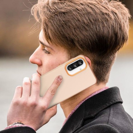Противоударный чехол Frosted Translucent TPU Hybrid PC для Samsung Galaxy A56 5G - оранжевый