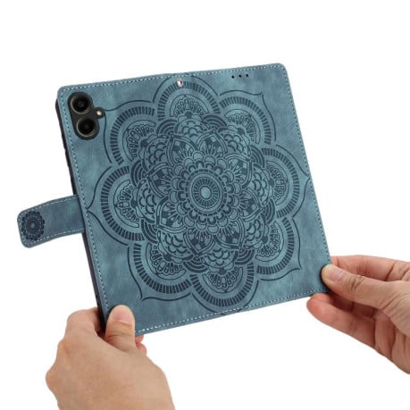 Чохол-книжка в стилі Retro з тисненням Mandala м'якою фактурою та магнітним хлястиком на Samsung Galaxy S25 FE 5G - синій