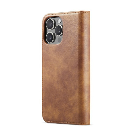Чохол-книжка DGMING Crazy Horse Texture для iPhone 16 Pro - коричневий