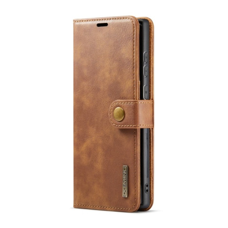 Чохол-книжка DG.MING Crazy Horse Texture Samsung Galaxy S22 Ultra 5G - коричневий