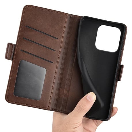 Чехол-книжка Dual-side Magnetic Buckle для Motorola Edge 60 Pro - коричневий