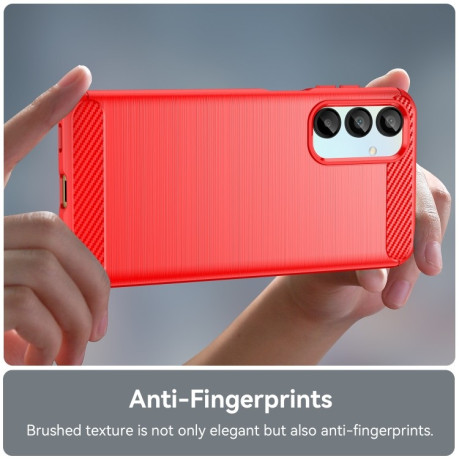 Противоударный чехол Brushed Texture Carbon Fiber на Samsung Galaxy A56 5G - красный