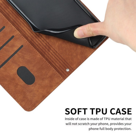 Чехол-книжка Skin Feel Stripe Pattern для Infinix Smart 8 - коричневый