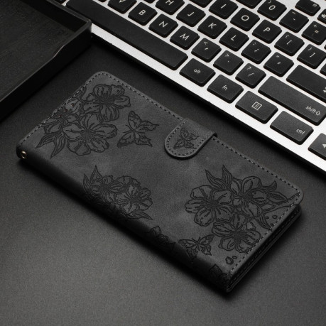 Чехол-книжка Cherry Blossom Butterfly Skin Feel Embossed на Motorola Edge 50 5G - черный
