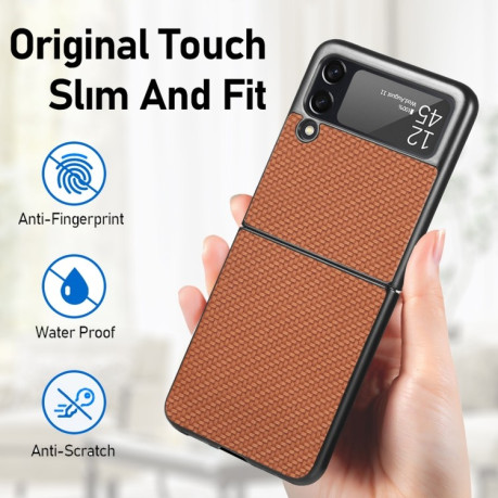 Протиударний чохол Cross Pattern Slim для Samsung Galaxy Flip4 5G - коричневий