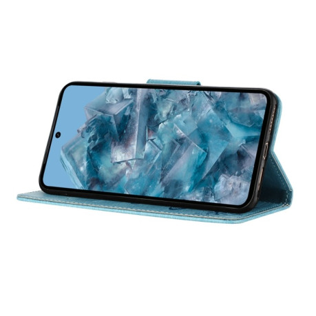 Чехол-книжка с тиснением “бабочки” и магнитным хлястиком на Google Pixel 8 Pro - синий
