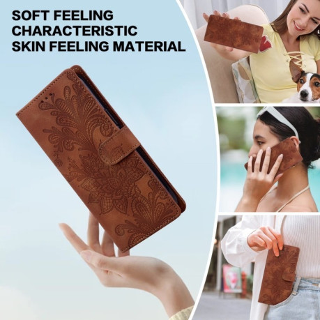 Чехол-книжка  Lace Floral Embossed Magnetic Buckle на Xiaomi Redmi Note 14 4G / 5G - коричневый