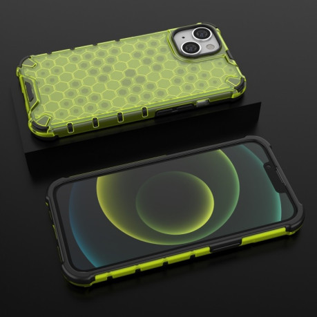 Противоударный чехол Honeycomb with Neck Lanyard для iPhone 15 - зеленый