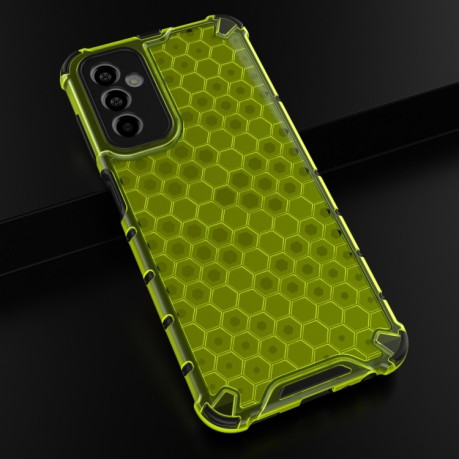 Противоударный чехол Honeycomb на Samsung Galaxy M13 - зеленый