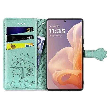 Чехол-книжка Cat and Dog для Motorola Moto G85 - зеленый