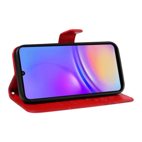 Чехол-книжка Swallowtail Butterfly Embossed Leather на Samsung Galaxy A07 5G - красный