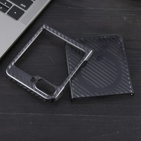 Противоударный чехол 6D Plated Carbon Fiber Clear Magsafe PC на  Samsung Galaxy  Flip 6 - Starry Black