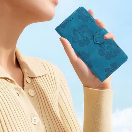 Чехол-книжка Flower Embossing Pattern для Motorola Edge 50 5G - синий