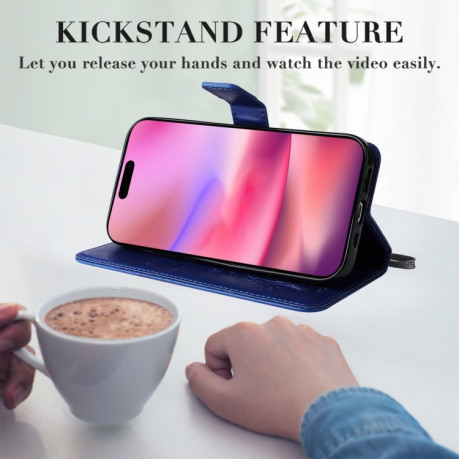 Чехол-книжка Embossed Butterfly для iPhone 16 - синий