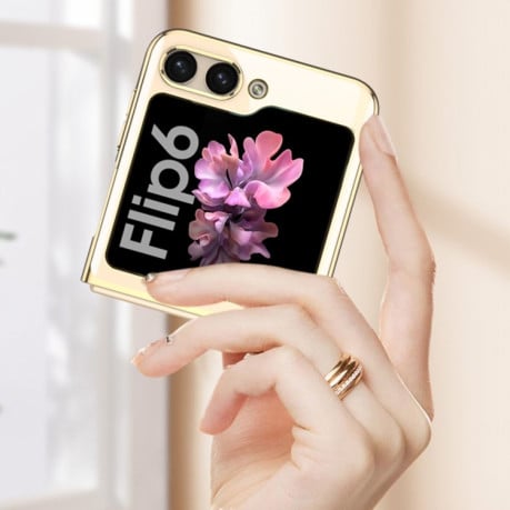 Противоударный чехол GKK Electroplating Full Coverage для Samsung Galaxy  Flip 6 - золотой