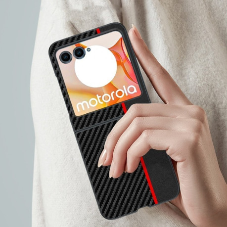 Противоударный чехол Carbon Fiber Texture Printing для Motorola Razr 50 5G - черно-красный