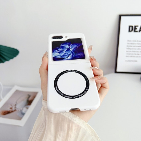 Противоударный чехол Skin Feel Magsafe Magnetic для Samsung Galaxy Flip 5 - белый