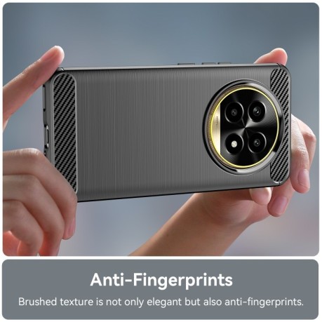 Противоударный чехол Brushed Texture Carbon Fiber на Realme 13 Pro+ 5G - черный