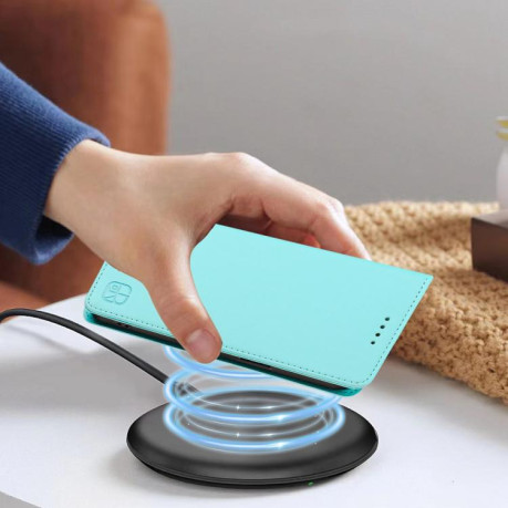 Чехол-книжка RC01 Dual-Folded Magnetic Suction RFID Leather на Motorola Edge 5G 2025 / Edge 60 Fusion - зеленый