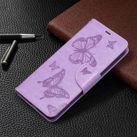 Чехол-книжка Butterflies Pattern на Samsung Galaxy S21 FE - фиолетовый