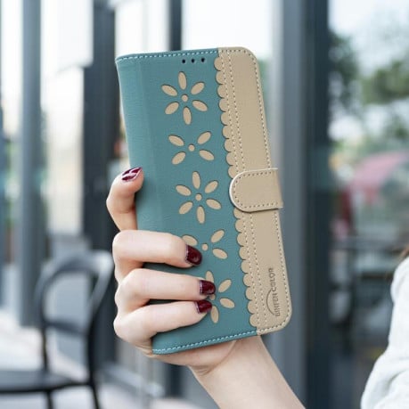 Чехол-книжка Splicing Color Hollow Flower Pattern RFID для Xiaomi Poco F7 5G - зеленый
