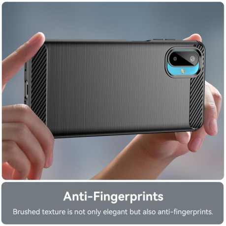 Противоударный чехол Brushed Texture Carbon Fiber на Samsung Galaxy M06 5G - черный