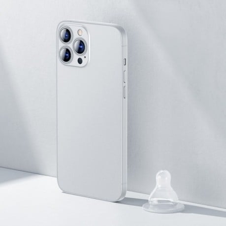 Ультратонкий чехол Benks Ultra-thin PP Case на iPhone 13-белый
