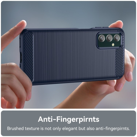 Противоударный чехол Brushed Texture Carbon Fiber на Samsung Galaxy M13 - синий