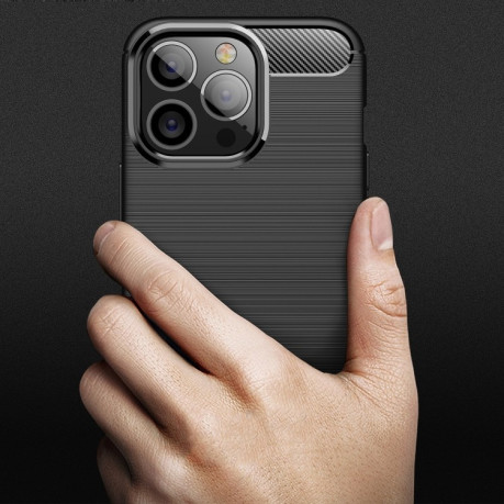 Чехол Brushed Texture Carbon Fiber на iPhone 13 Pro Max - черный