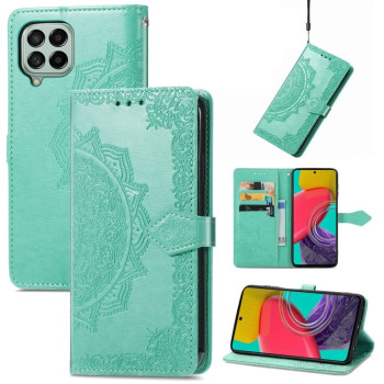 Чехол-книжка Lucky Clover Halfway Mandala Embossing Pattern на Samsung Galaxy M53 - зеленый