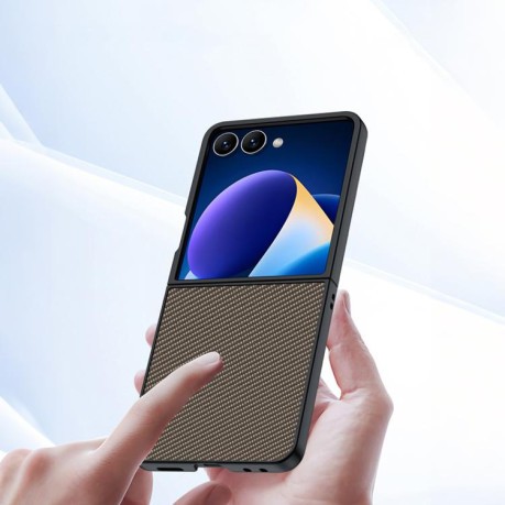 Протиударний чохол Carbon Fiber Texture Printing для Samsung Galaxy Flip 7 - золотий
