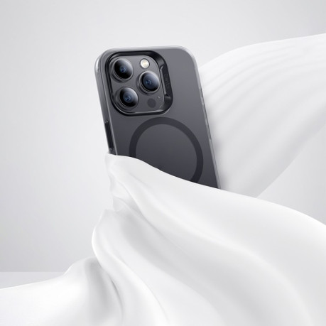 Противоударный чехол Benks Magsafe Magnetic для iPhone 15  - белый