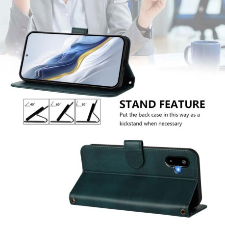 Чехол-книжка Line Splicing Buckle Retro Leather для Samsung Galaxy M06 5G - зелений