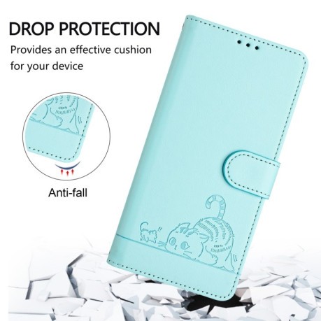 Чехол-книжка Cat Embossing Pattern на Realme GT 7 Pro 5G - зеленый