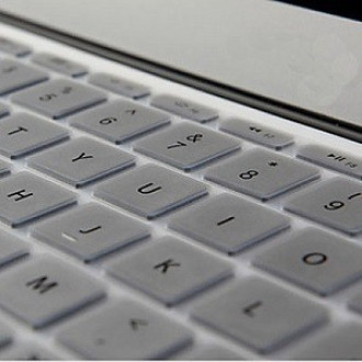 Защитная накладка (пленка) на клавиатуру серебристая с кириллицей на MacBook Air/Pro/Retina 13/15/17
