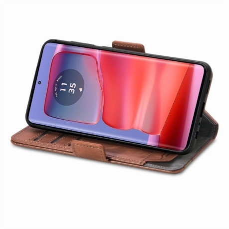Чехол-книжка Dual-side Magnetic Buckle для Motorola Edge 50 Ultra - коричневый