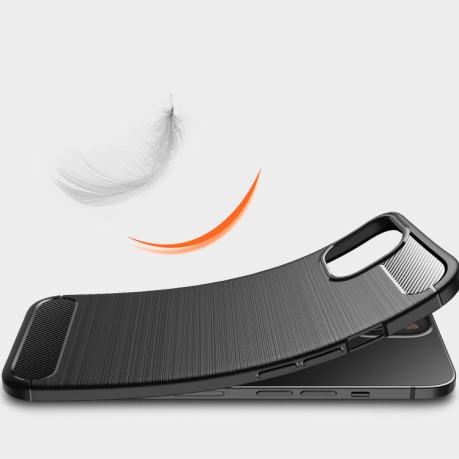 Чехол Brushed Texture Carbon Fiber на iPhone 13 mini - черный